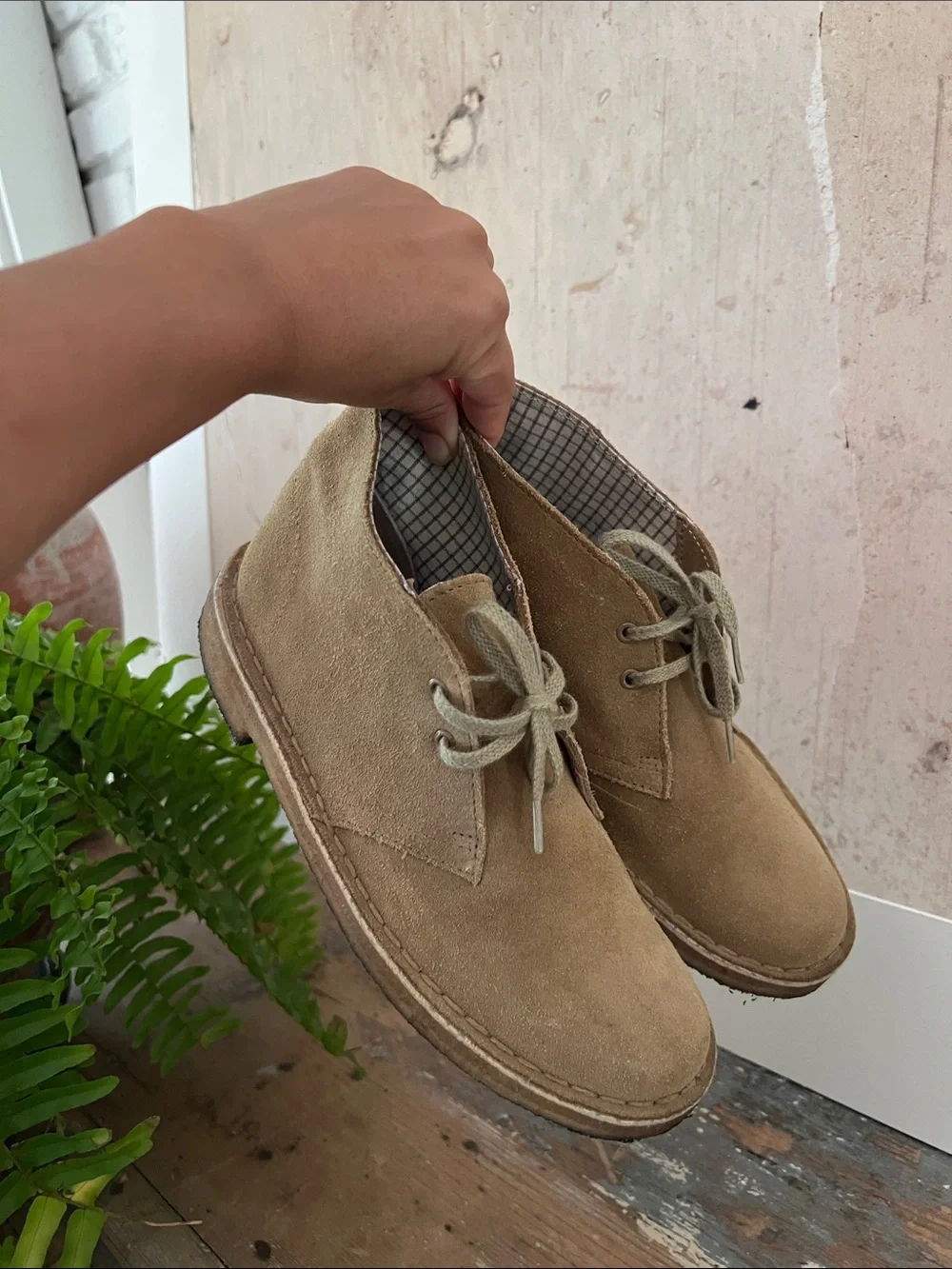 CLARKS Original Desert Boot in Tan Sand Suede, Size 6.5